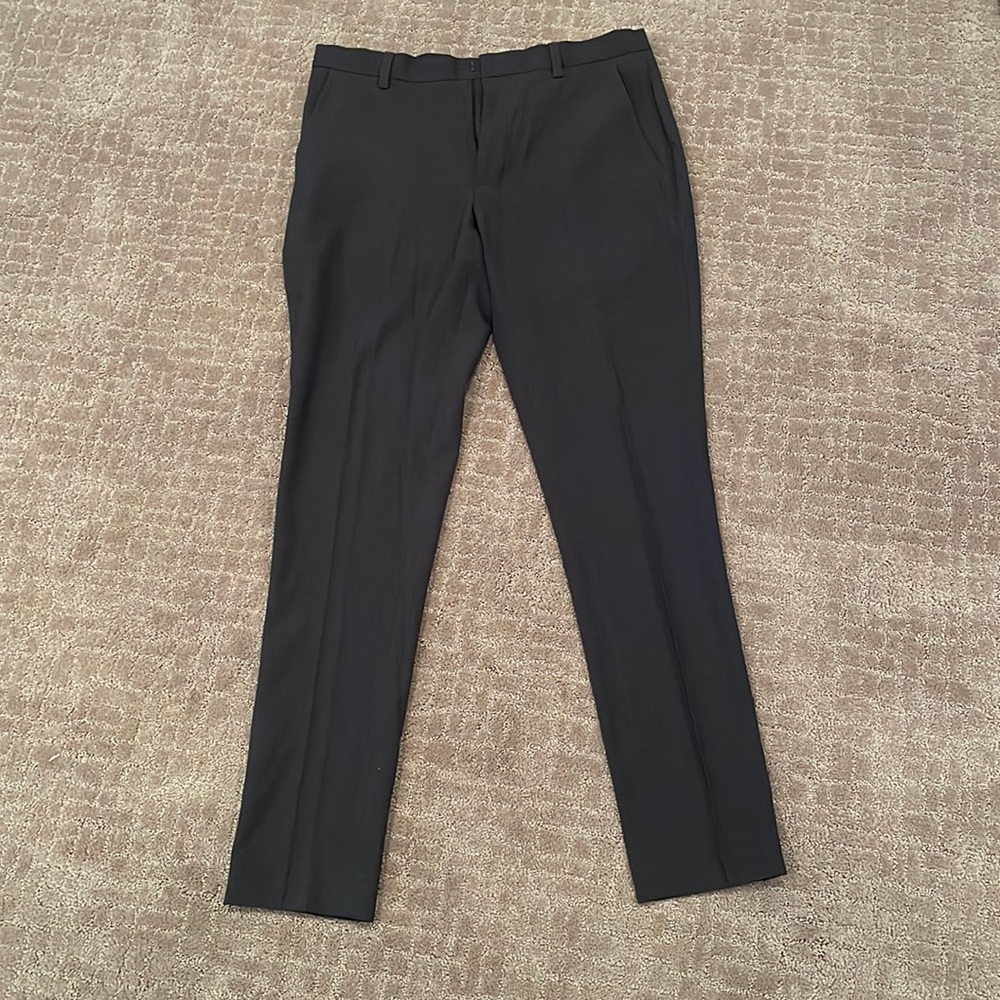 Black/charcoal gray men’s dress pants 30x30S